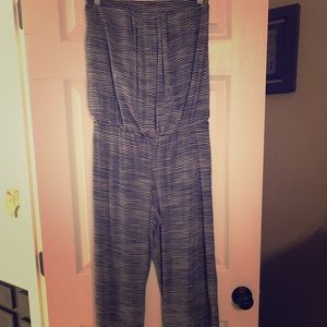 Black White Stripped Sleeveless Jumper